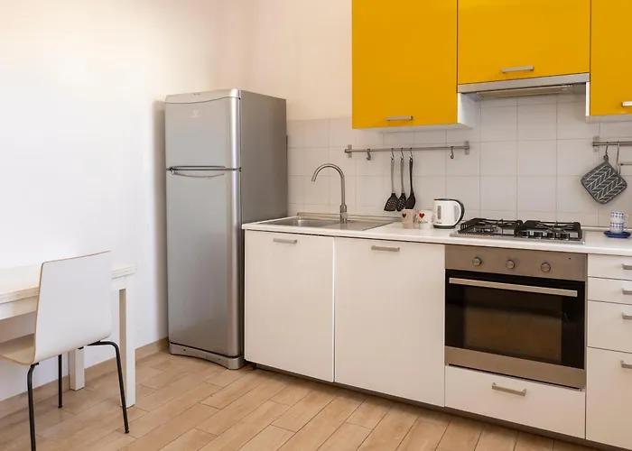 Porta Romana District - New Bright Apartamento