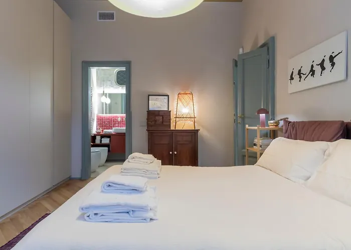 M4 Elegance And Style Near The Metro Милан