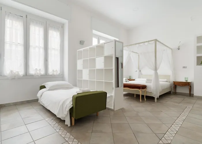 Charming Near M1 Loreto And Iconic Tram 1 To Center