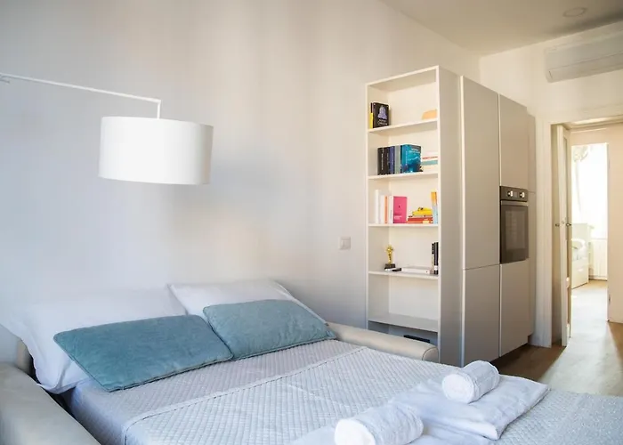 Navigli - Leo Brothers - Tibaldi 14 Milánó