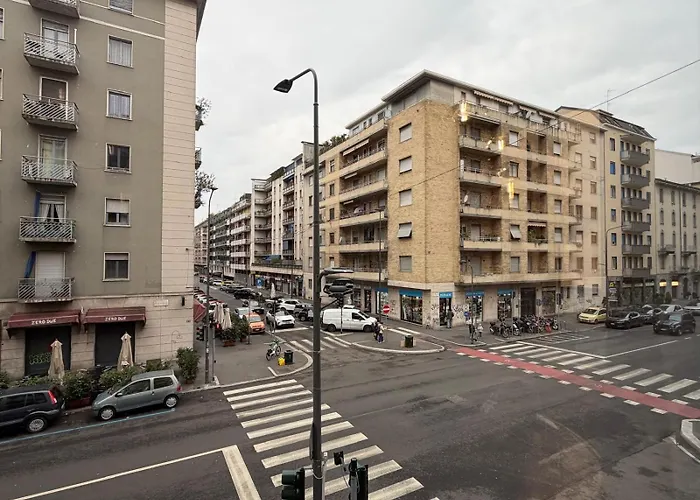 Leone 44 Fd Metro Tolstoi Mediolan