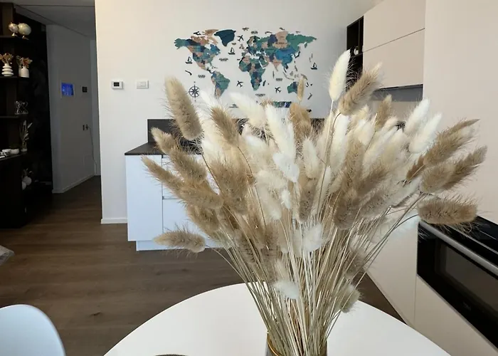 Luxury - Metropolitana M4- San Babila -stadio San Siro - Duomo - Aeroporto Linate - Castello Sforzesco *