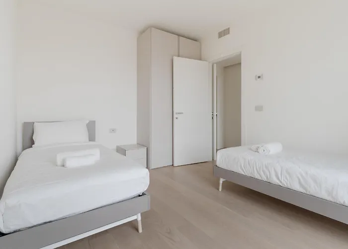 Guesthost - Lambrate Modern Flat With Terrace Апартаменты *