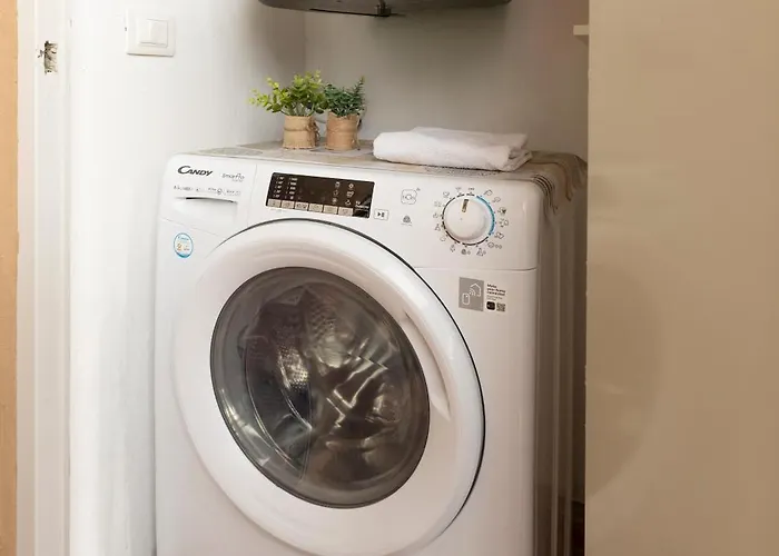 Art - Bocconi Near Train Station, Navigli Apartamento *