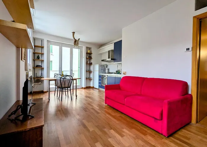 Casa Altaguardia Porta Romana Metro M3 Lägenhet *