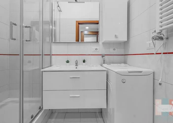 Alz54 Navigli Bright View Of The Navigli *