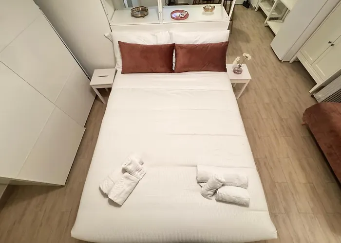 Apartment Romantic Nest - Authentic - Watt Road