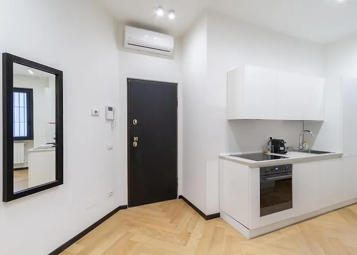 Lejlighed Boutique Flat Steps From Duomo Milano