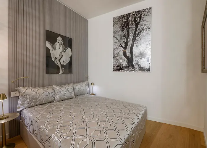 Gian Giacomo Mora, 13 Raffinato Monolocale In Centro