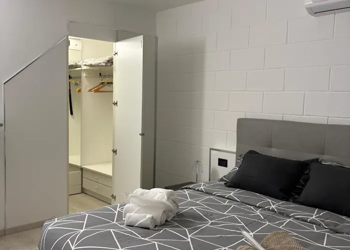 Apartment Tulipe House