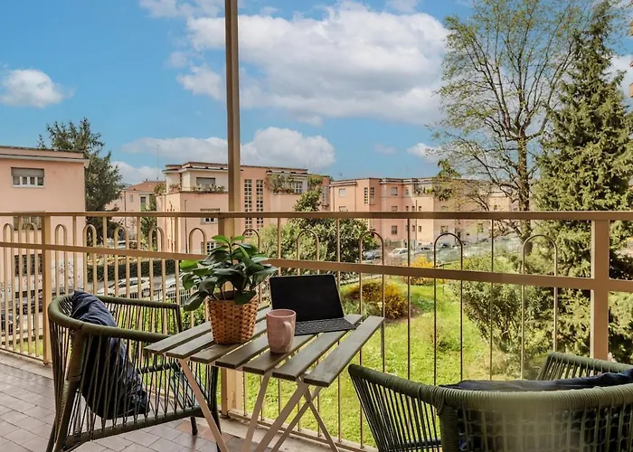 Station - Private Terrace, Netflix & Wi-fi *