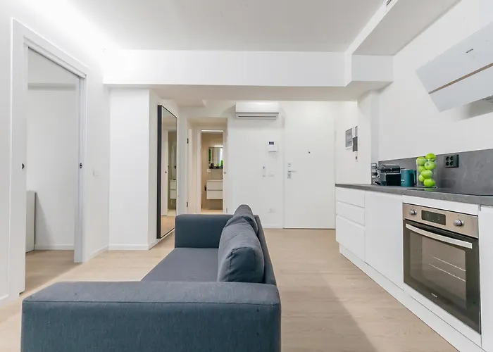 Urban Jungle M3 Duomo 12 Min アパート *