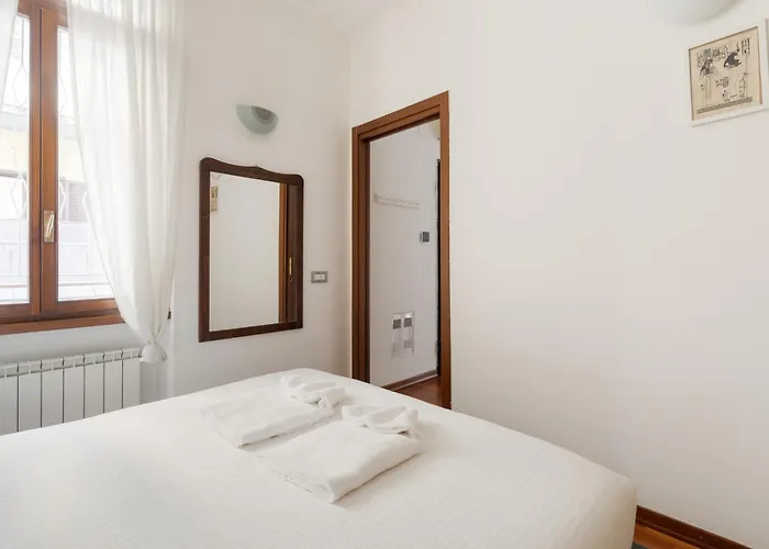 Apartamento Guesthost - M5 Isola Comfy *