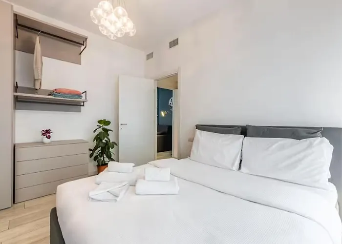 Urban Chic Apartment Milan
