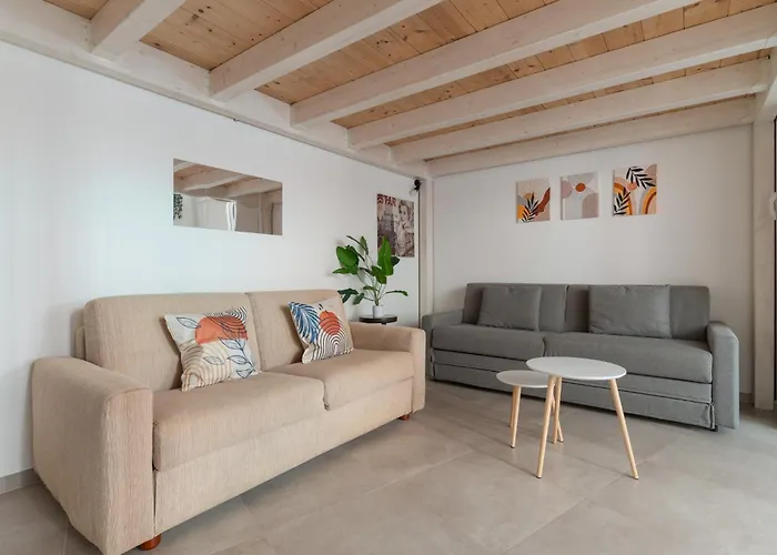 Guesthost - Affori Cozy Flat Μιλάνο
