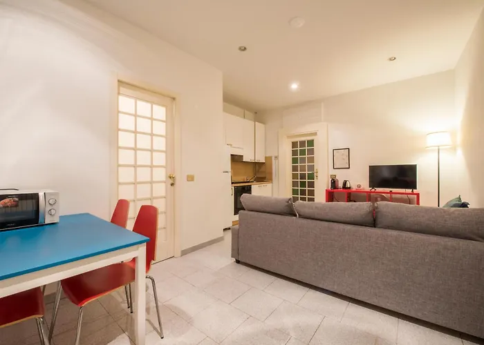 Via Piero Della Francesca 38 Appartamento *