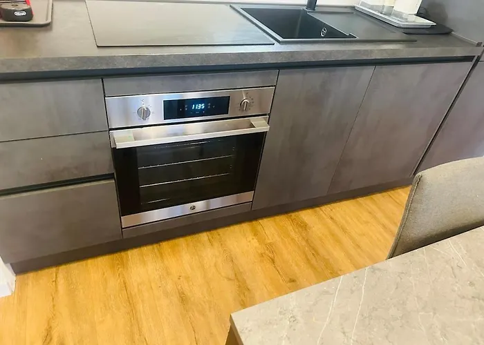 Cassala 45 - Di Design Ristrutturato, 2 Camere, Navigli *