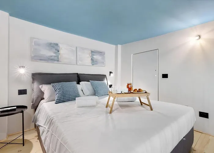 Design & Elegant In Navigli - *