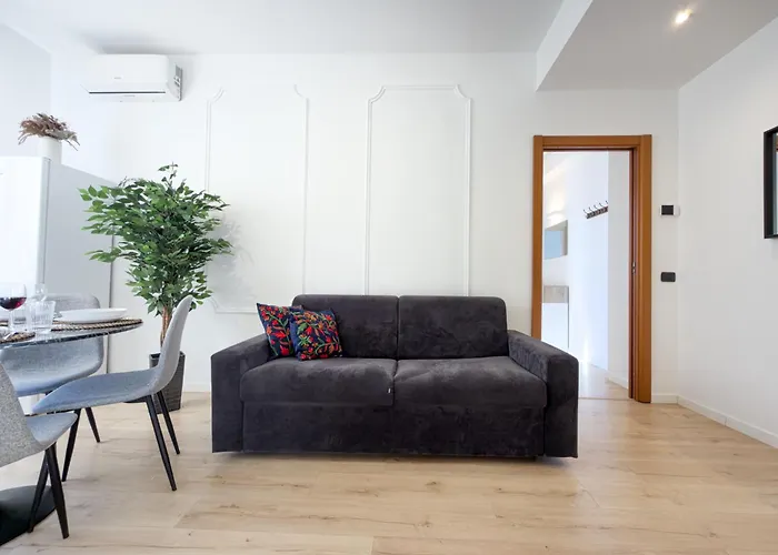 Casa Enea Luxury House - Bocconi Navigli - Private Parking Milan