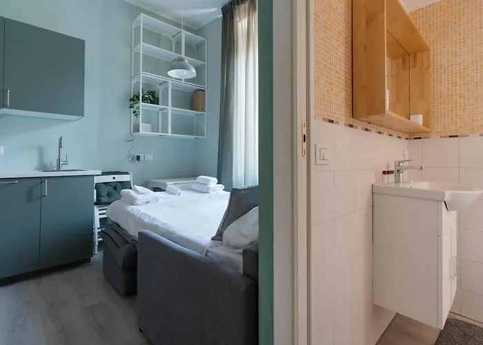 Youth M2 Abbiategrasso Assago Tram 15 Duomo アパート *