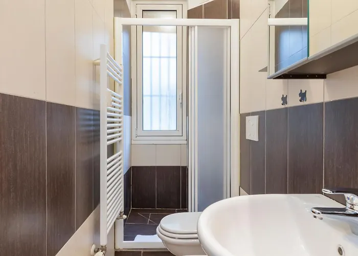 Comfortable Two-room Porta Romana M3 Mailand