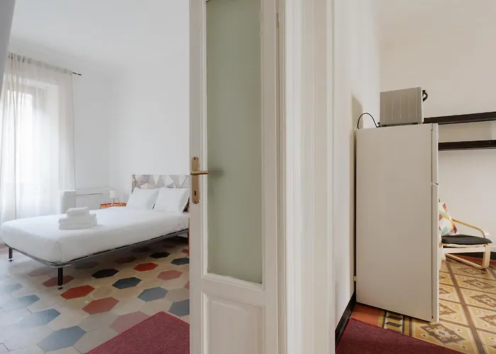 Guesthost - Porta Romana Lovely アパート