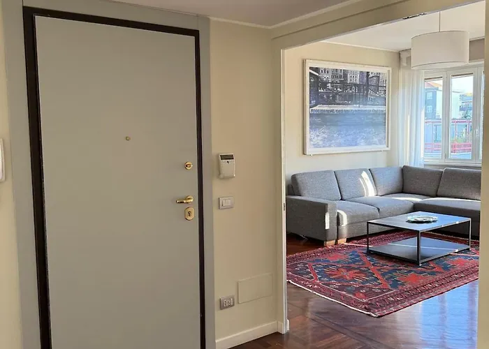 Apartment Bright House Between Navigli And Parco Solari