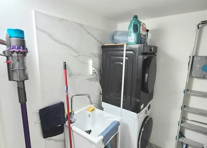 Apartman Arrivasti Stays, Spacious In Centre