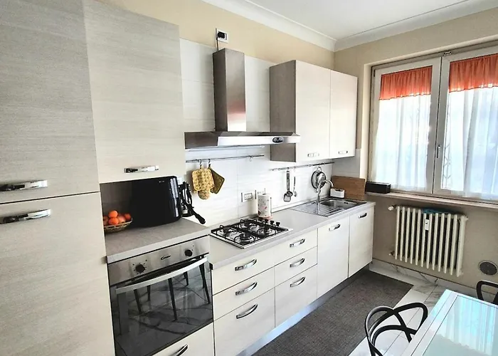 Arrivasti Stays, Spacious In Centre Apartman