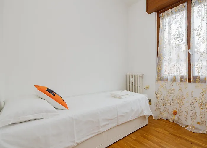 Isola - 2 Bedrooms - Free Parking Apartment Mailand