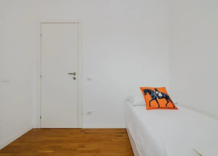 Isola - 2 Bedrooms - Free Parking מילאנו