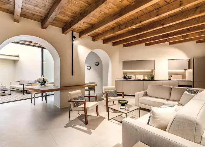 Seety Porta Romana Statue Μιλάνο