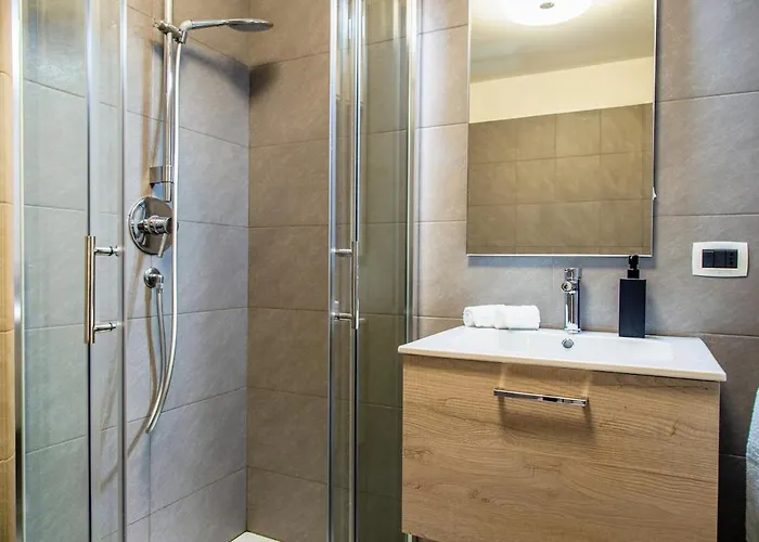 One-bedroom Unit G With Park View