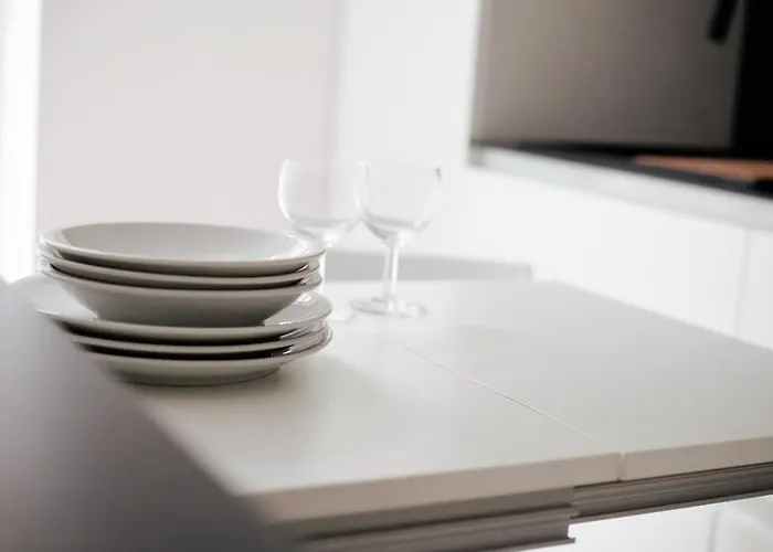 Just Urban - Exclusive 1br Center With Balcony