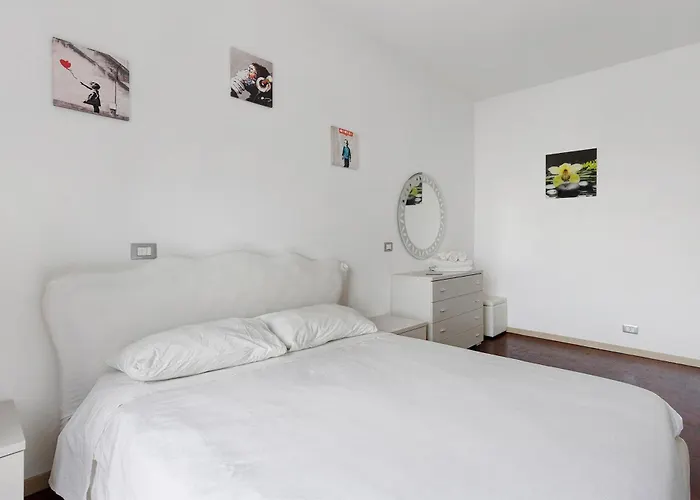 Apartment Quadrilocale Luminoso Con Balcone