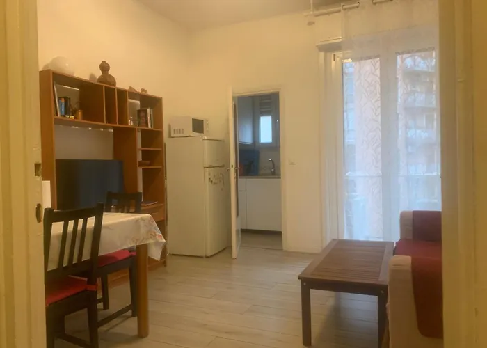 Accogliente Casetta A A Due Passi Dalla Metro Tolstoi