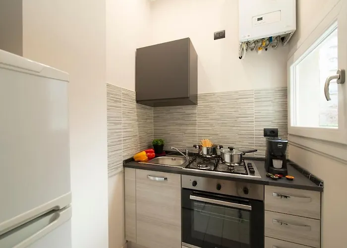 Monolocale X 2 Con Balcone E Cucina - Famagosta アパート