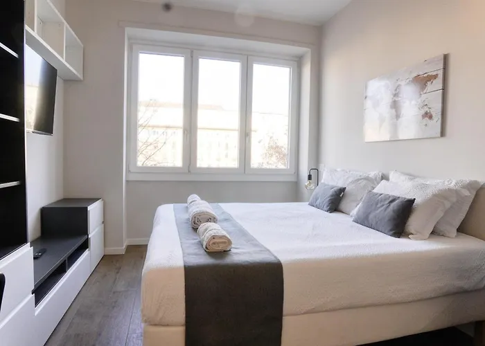 Darsena Contemporary - Spacious 2br A Few Steps From Centre Apartmán