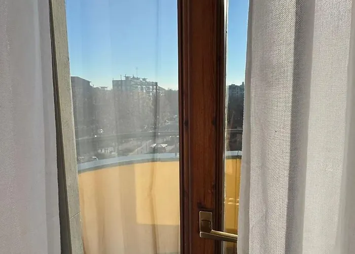 アパート Modern And Bright Two-room Above The M3 Metro ミラノ