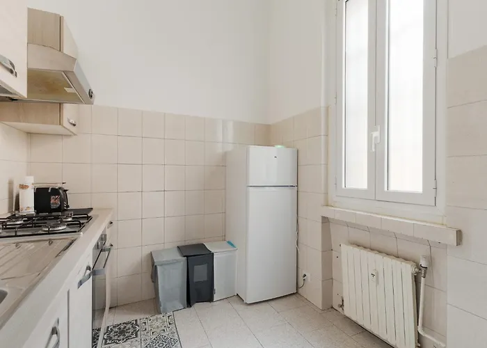 Guesthost - Morazzone Bright And Cozy Design Flat Milan