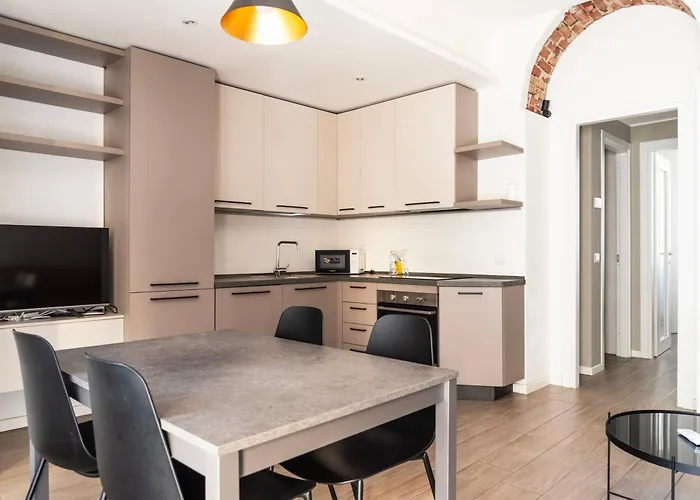 Youhosty - With Ac, Metro Stop 아파트 *