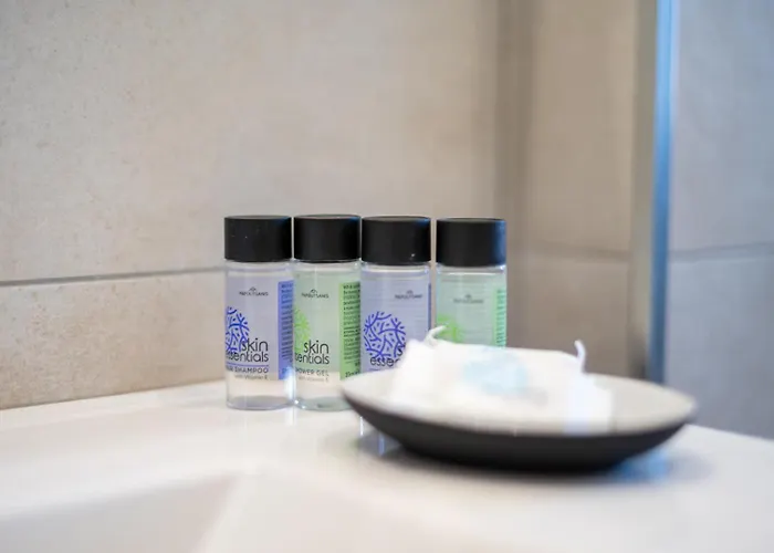 Bright And Quiet - Elegant * Milan