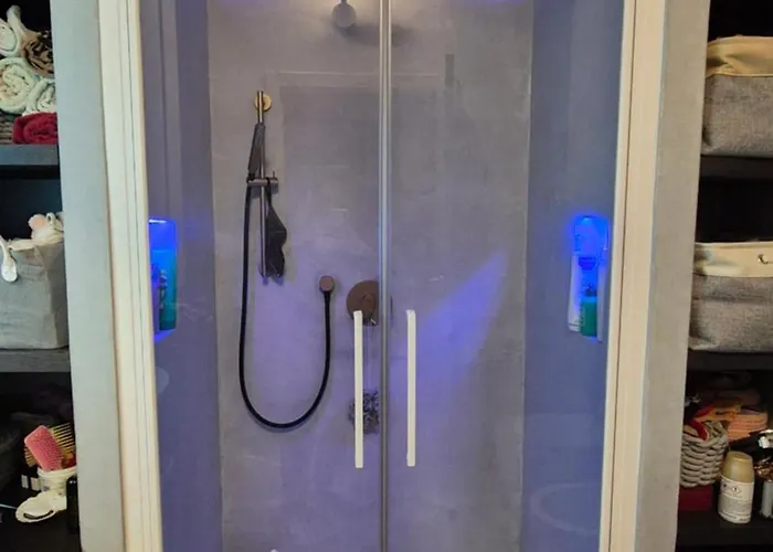 Flat Isola - New Opening 아파트