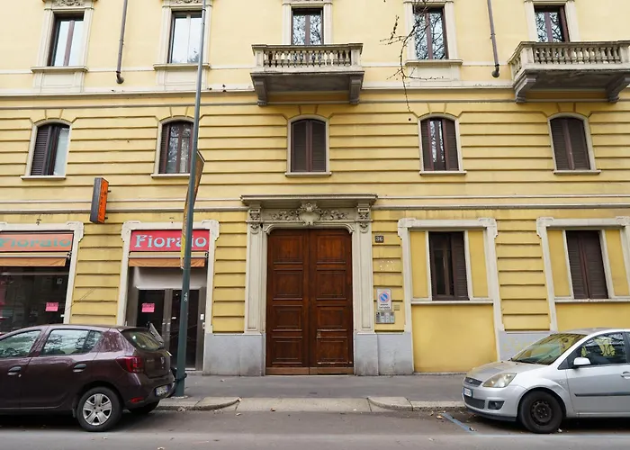 Apartamento M5 Cenisio 5min-buzzi 3min-citylife-mico-chinatown-ac