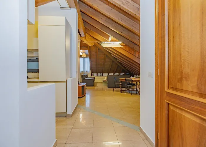 Bnbest Tricolore 6 Pax