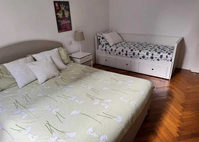 Casarudy-2 Bedrooms & Bathrooms Station Apartment *