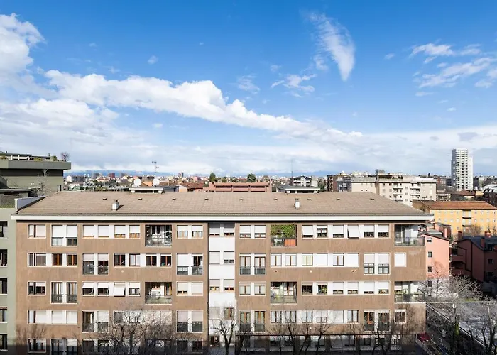 Lovely Very Near Zara Metro Station M3m5