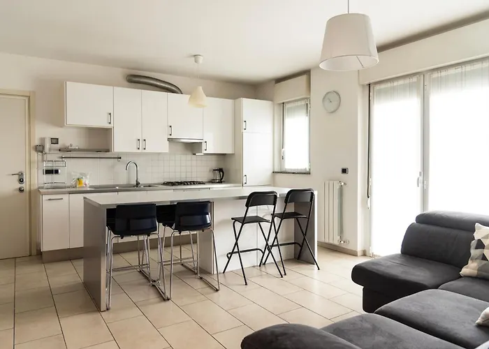 Youhosty-mezzofanti 24 Милан