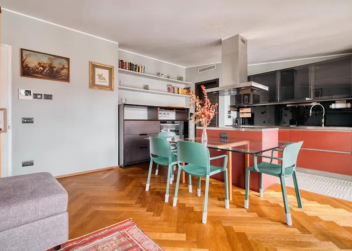 Hostmate - - Burlamacchi Grand *