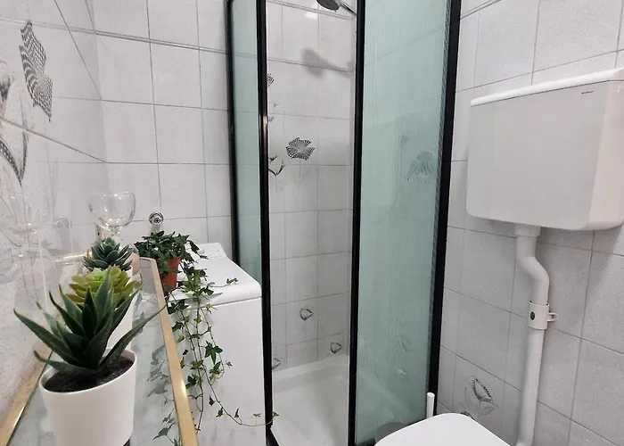 Navigli Elegant With Park View Apartment